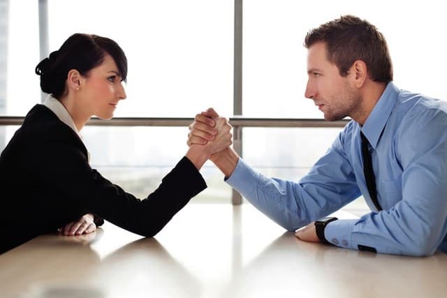 Điều tra đối thủ cạnh tranh